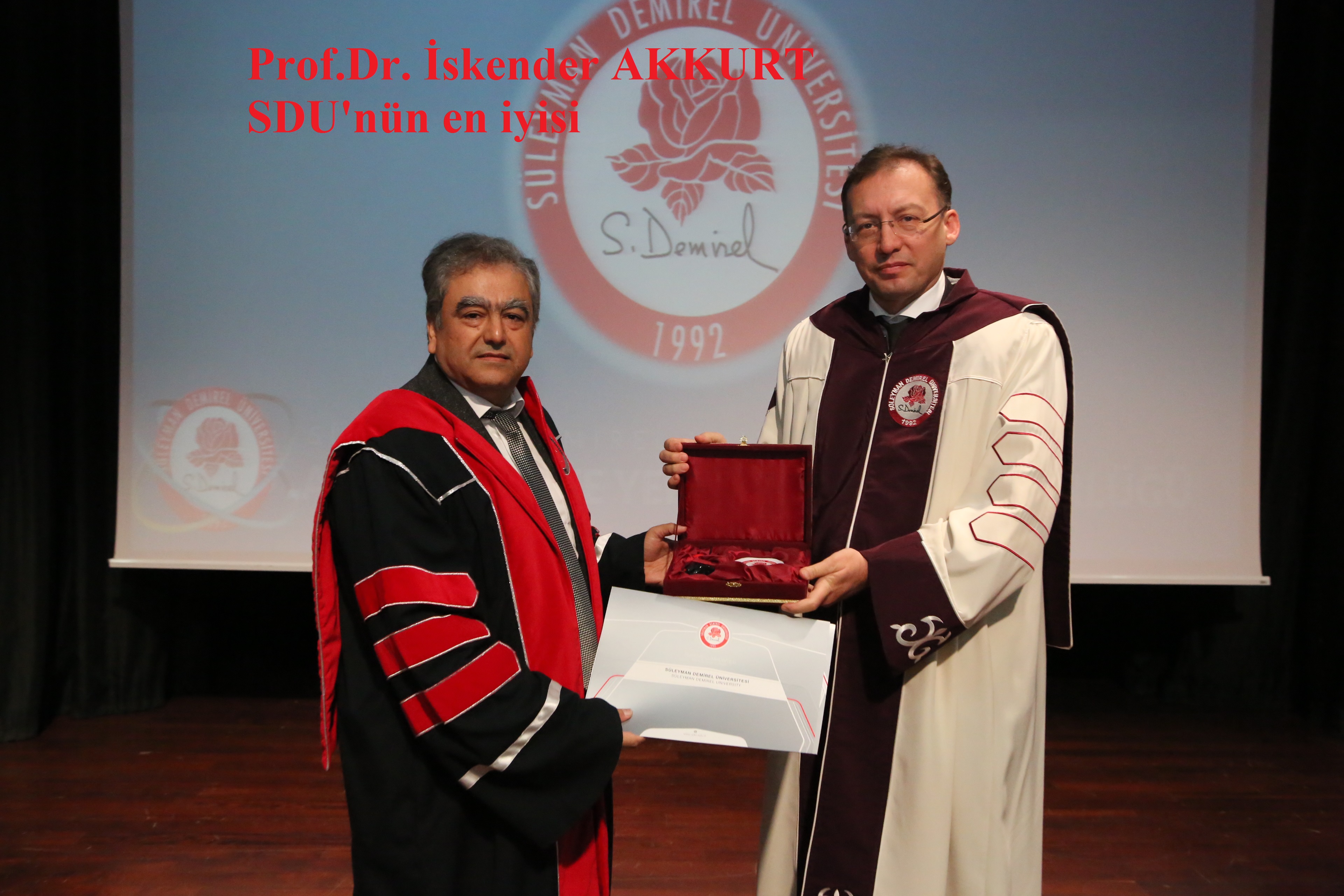 Prof.Dr. Iskender AKKURT Süleyman Demirel Üniversitesi Bilim ödülünü kazandı